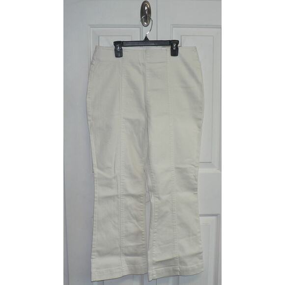 I.N.C Women's High Rise Pull On Flared Cropped Jeans in Bright White 12 $60 - Picture 2 of 4